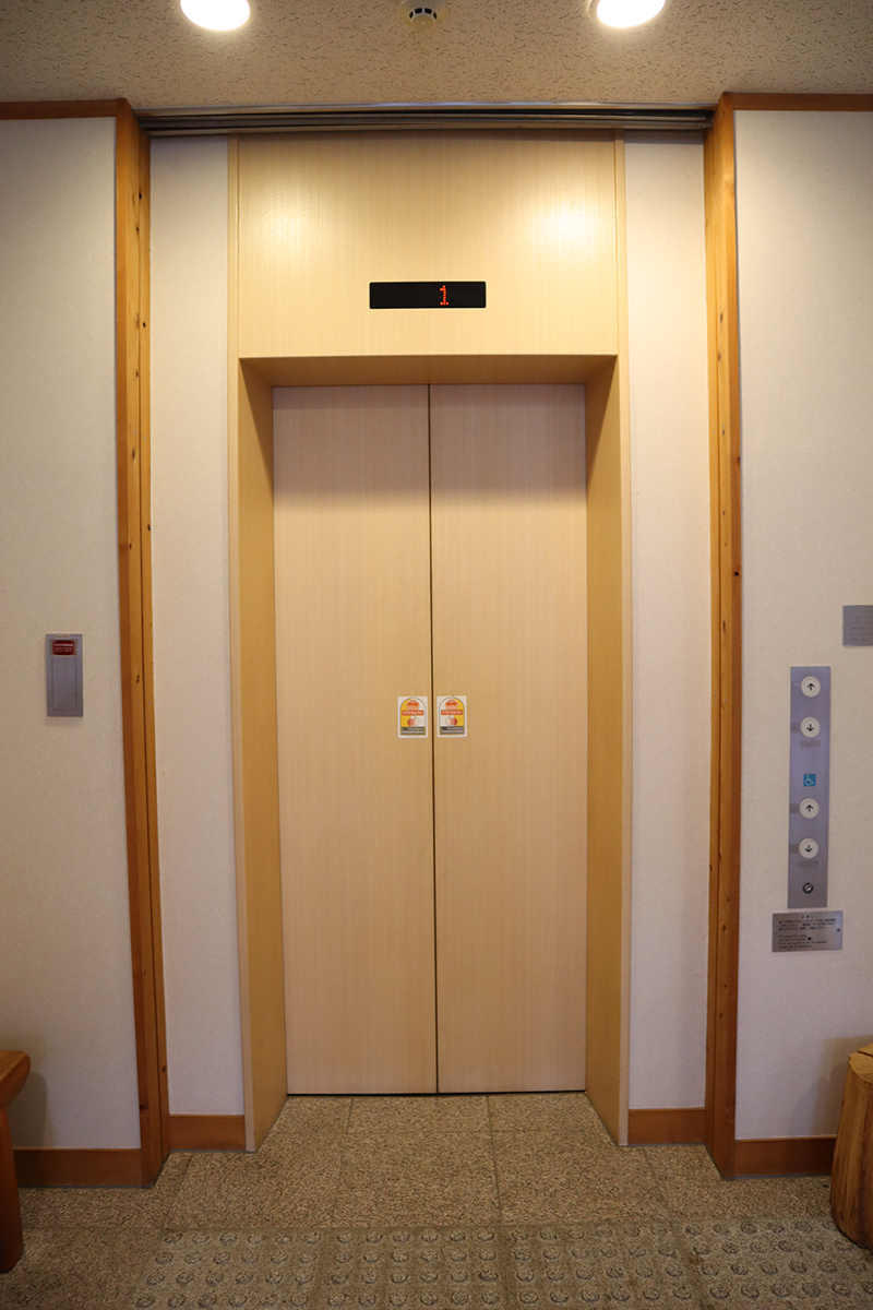 冬桜の宿神泉：エレベーター